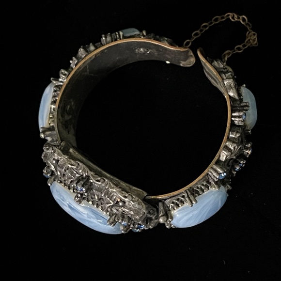 VTG Renaissance Revival Unsigned Hinged Cuff Bracelet; Selro Inspired - Picture 8 of 11